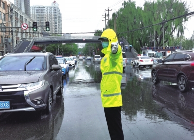 雨情急！多部門聯(lián)動疏通保暢