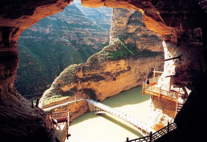天水武山縣城至水簾洞旅游公交線路通車(chē)