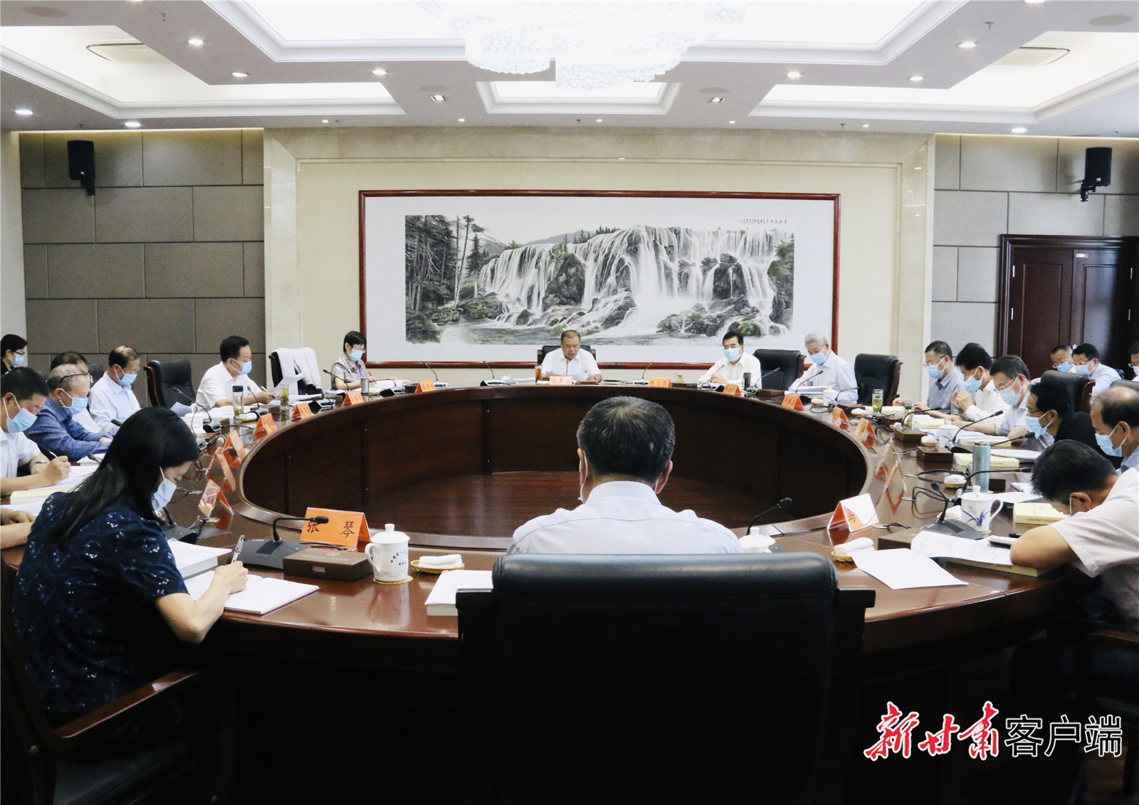 甘肅省人大常委會黨組（擴大）會議暨理論學(xué)習(xí)中心組學(xué)習(xí)會議召開