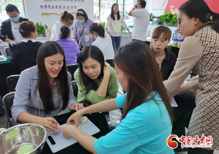 解鎖新技能！蘭州七里河區(qū)秋天的第一份手工月餅來了