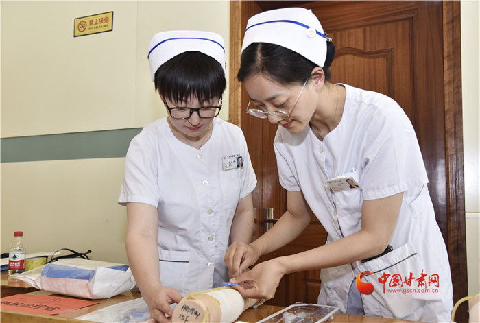 解聘哺乳期女工，違法！法院判決用人單位承擔雙倍賠償