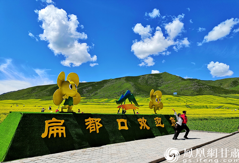 河西走廊張掖扁都口，古絲綢之路要道。王振武 攝