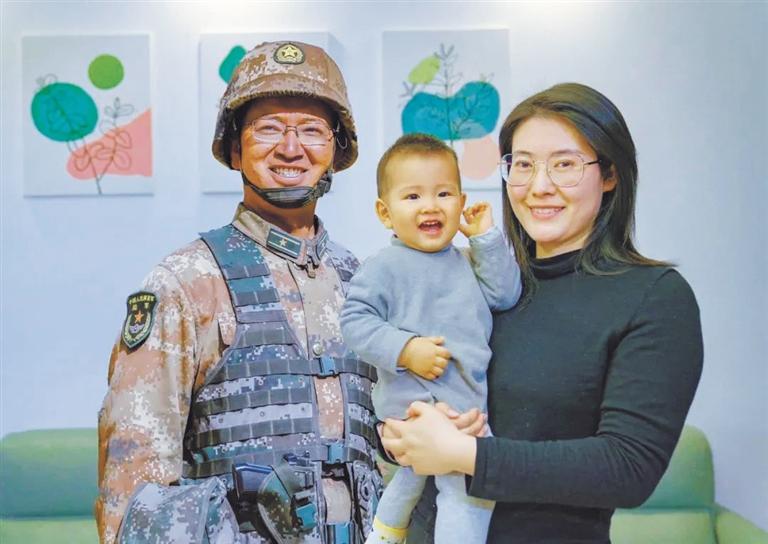 蘭州市退役軍人事務(wù)局舉行清明代祭掃儀式 陳紅軍烈士父親給兒子寫來(lái)寄語(yǔ) “你是祖國(guó)的好兒女，也是我們的驕傲”